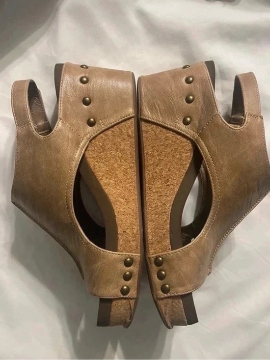 Corkys Shoes - Corkys Tan Leather Cork Wedge Sandals with Stud Accents Carley